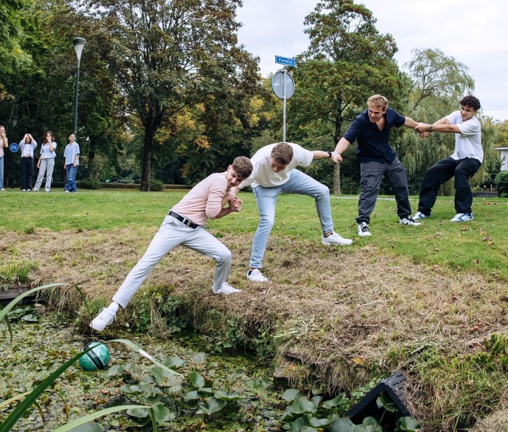 Steun Born2b - Jongeren in de Hoeksche Waard